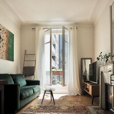 Eiffel Tower Appartment Paris Exterior photo